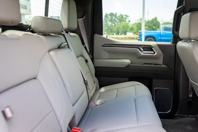 Used 2024 Summit White Chevrolet LTZ image 9