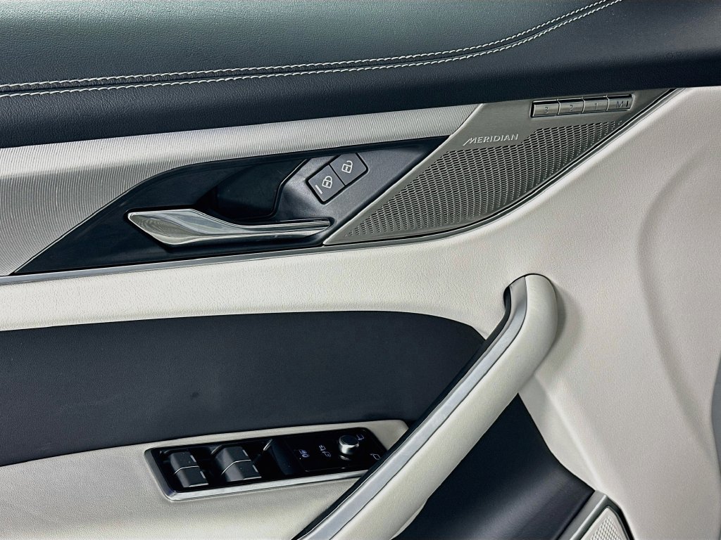 2026 Jaguar F-Pace R-Dynamic S - Photo 18