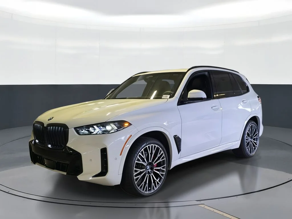 Used 2026 Alpine White BMW sDrive40i image 1