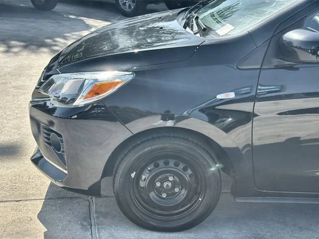 Used 2024 Black Mitsubishi ES image 31