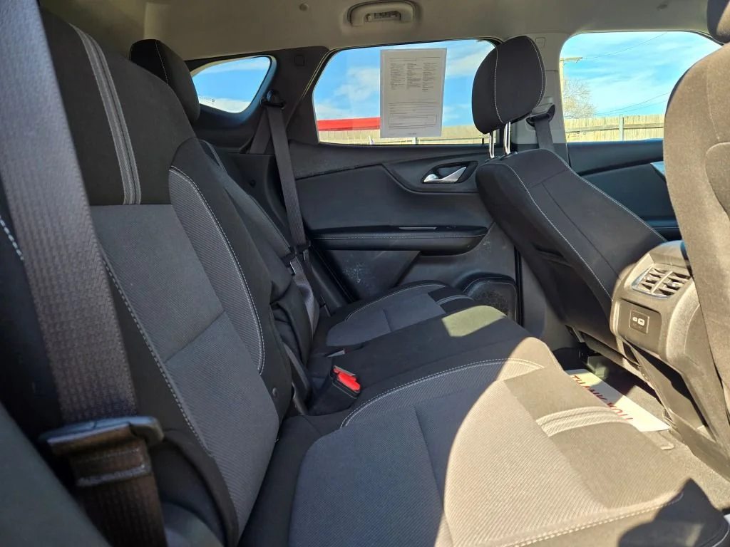Used 2025 Black Chevrolet LT image 8