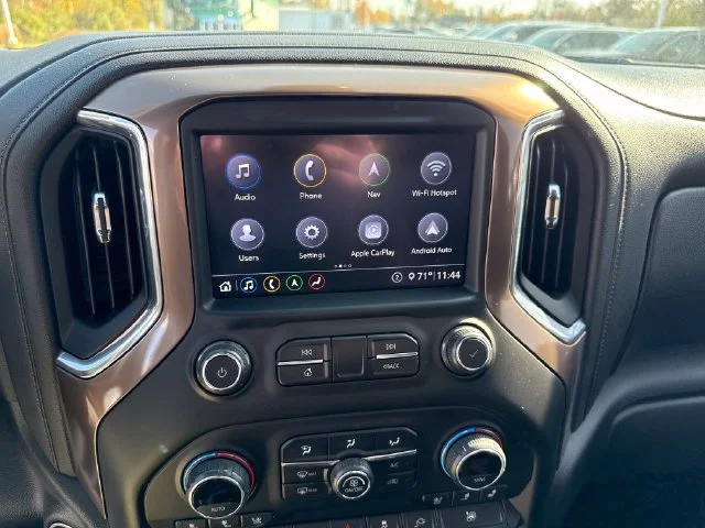 Used 2020 NORTHSKY BLUE METALLIC Chevrolet High Country image 22