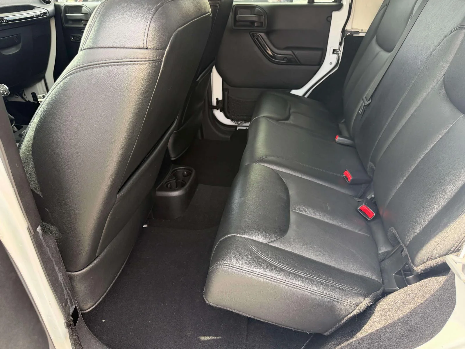 Used 2015 Bright White Clearcoat Jeep Altitude image 30