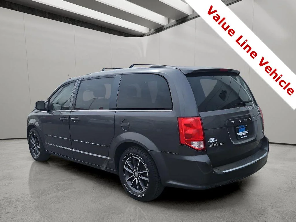 Used 2017 Granite Pearlcoat Dodge SXT image 3