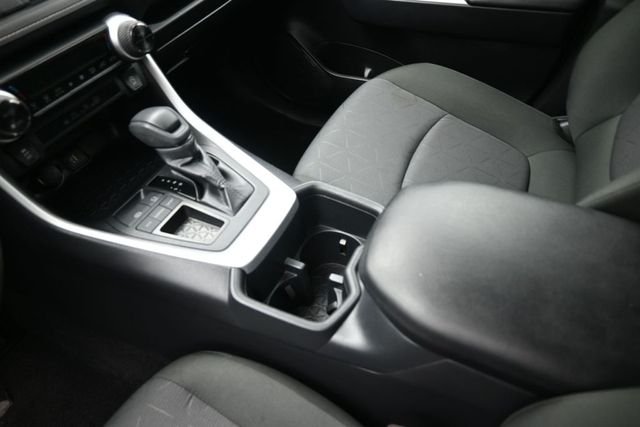 Used 2025 White Toyota XLE image 31