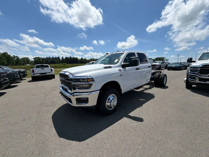 New 2026 Bright White Clear-Coat Exterior Paint RAM Tradesman image 7