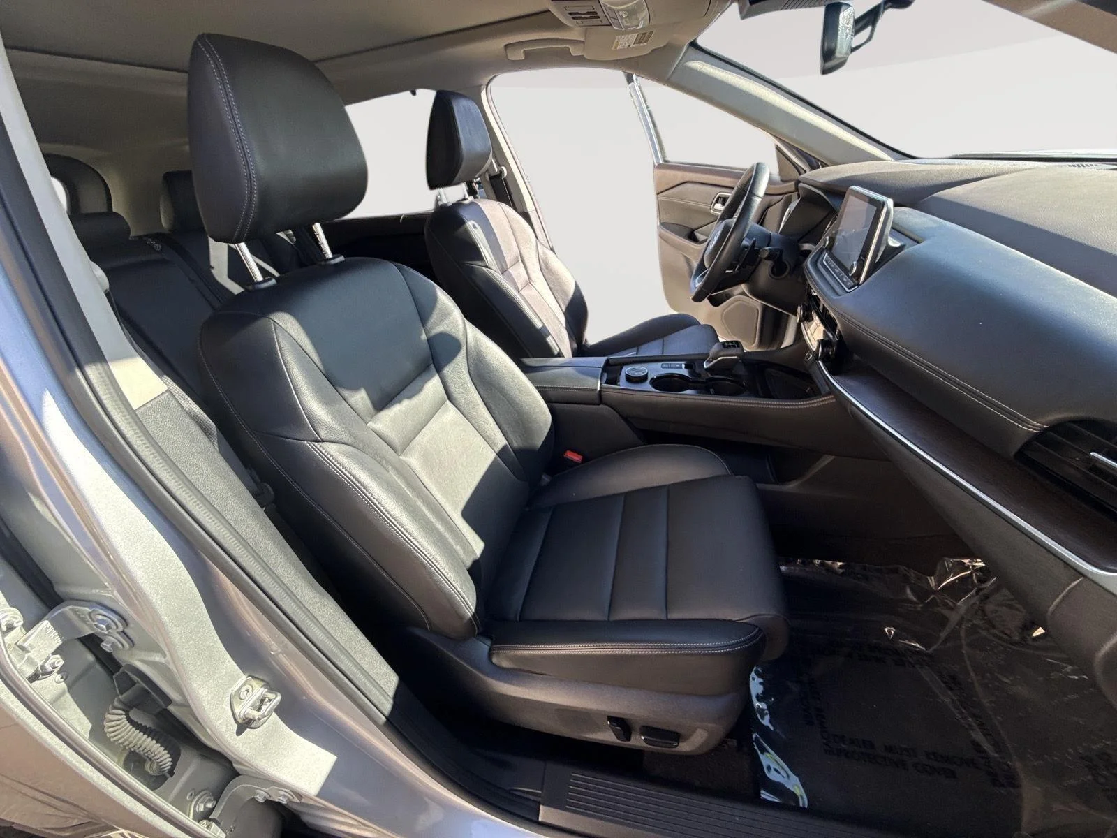 Used 2021 Brilliant Silver Metallic Nissan SL image 27