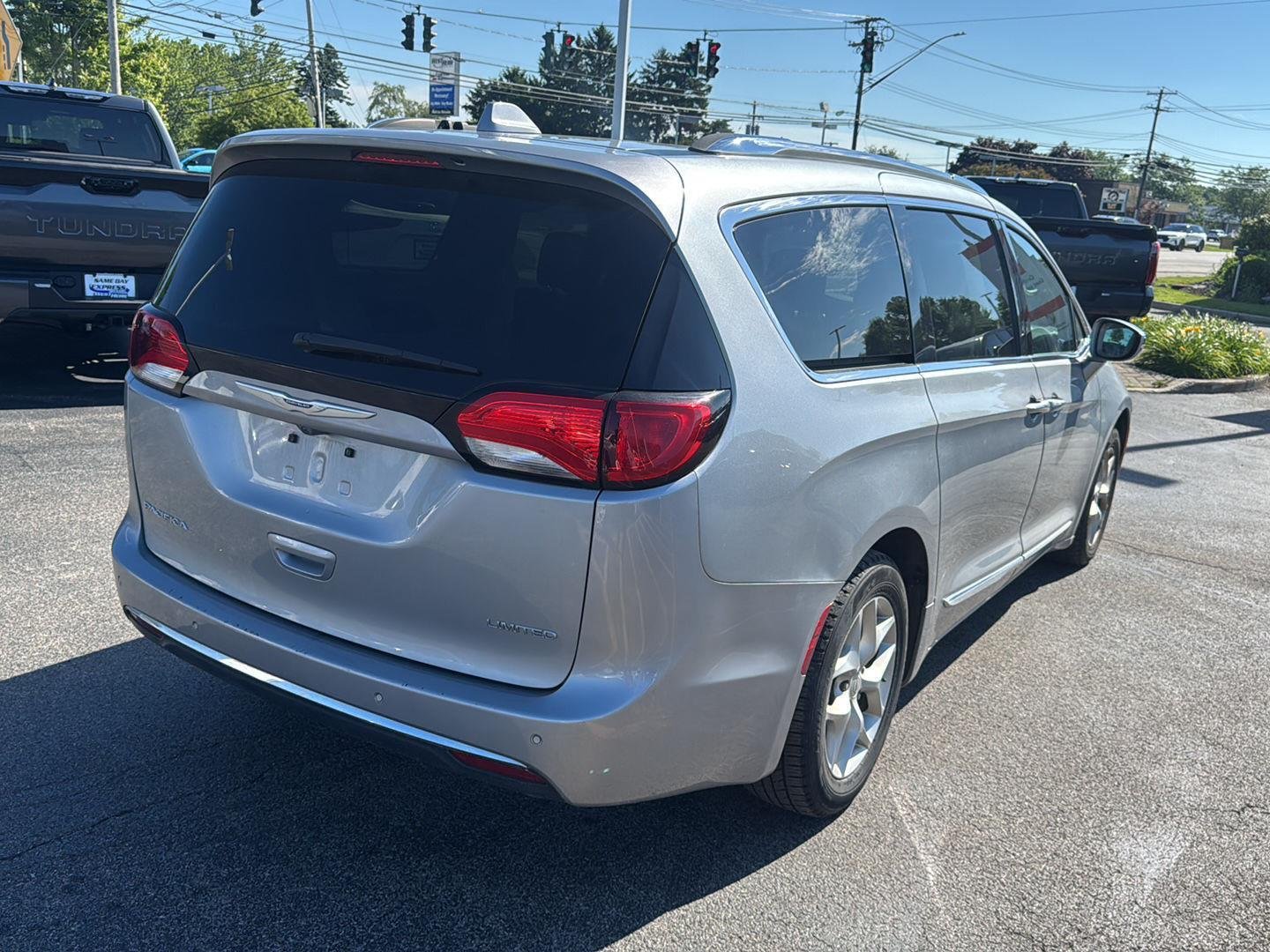 Used 2019 Gy Chrysler  image 6