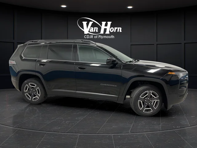 New 2026 Diamond Black Crystal Pearlcoat Jeep Laredo image 8