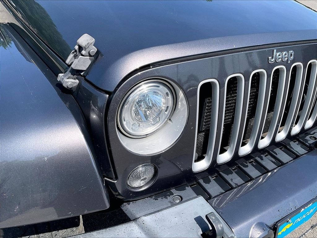 Used 2018 Gray Jeep Unlimited Sahara image 29