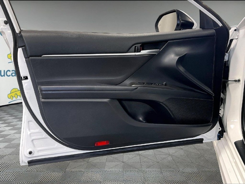 Used 2021 White Toyota SE image 9