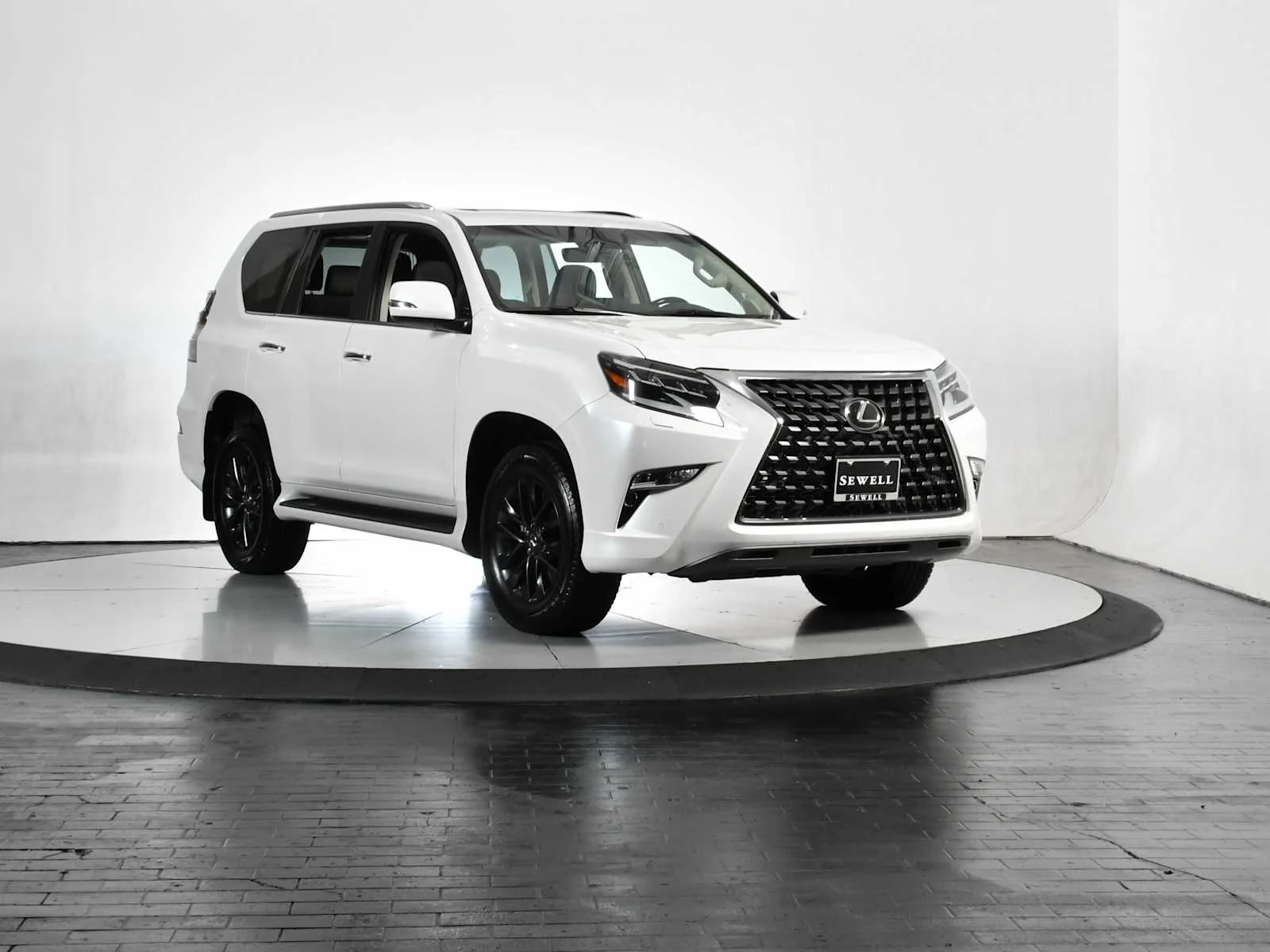 Used 2023 Eminent White Pearl Lexus Premium image 9