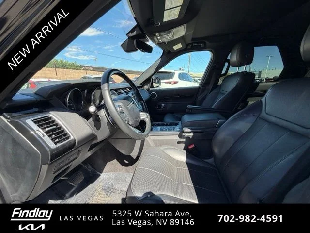 Used 2017  Land Rover SE image 10