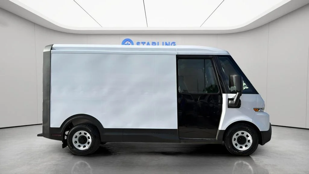 Used 2024 Oyster White BrightDrop EJY image 11