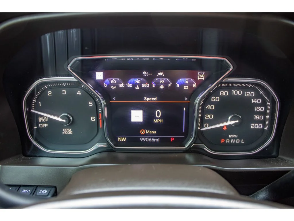 Used 2021 White Frost Tricoat GMC Denali image 38