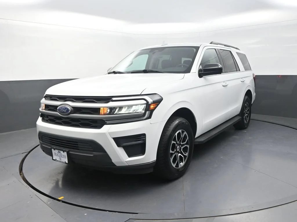 Used 2022 White Ford XL image 4