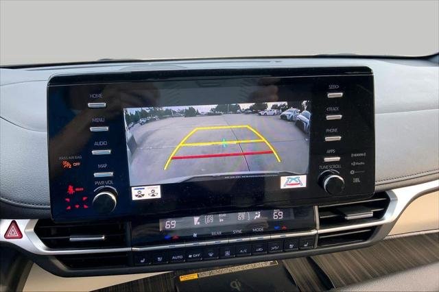Certified Used 2024 WIND CHILL PEARL Toyota  image 29