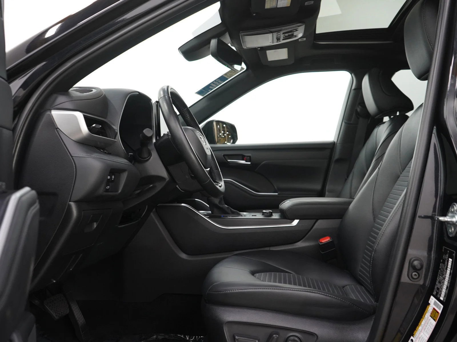 Used 2025 Black Toyota XSE AWD (Natl) image 24