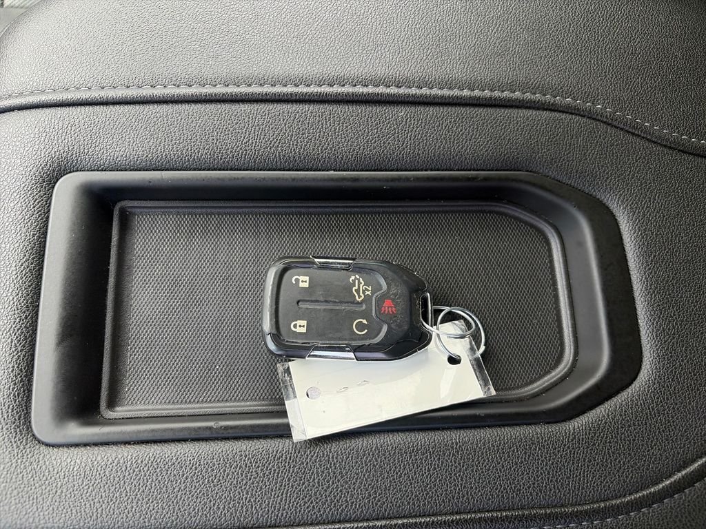 Used 2019 White GMC SLT image 29