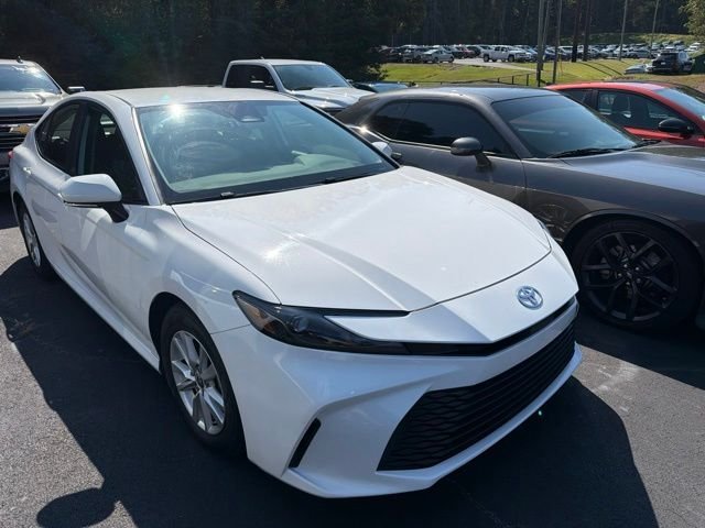 Used 2025 Ice Toyota LE image 19