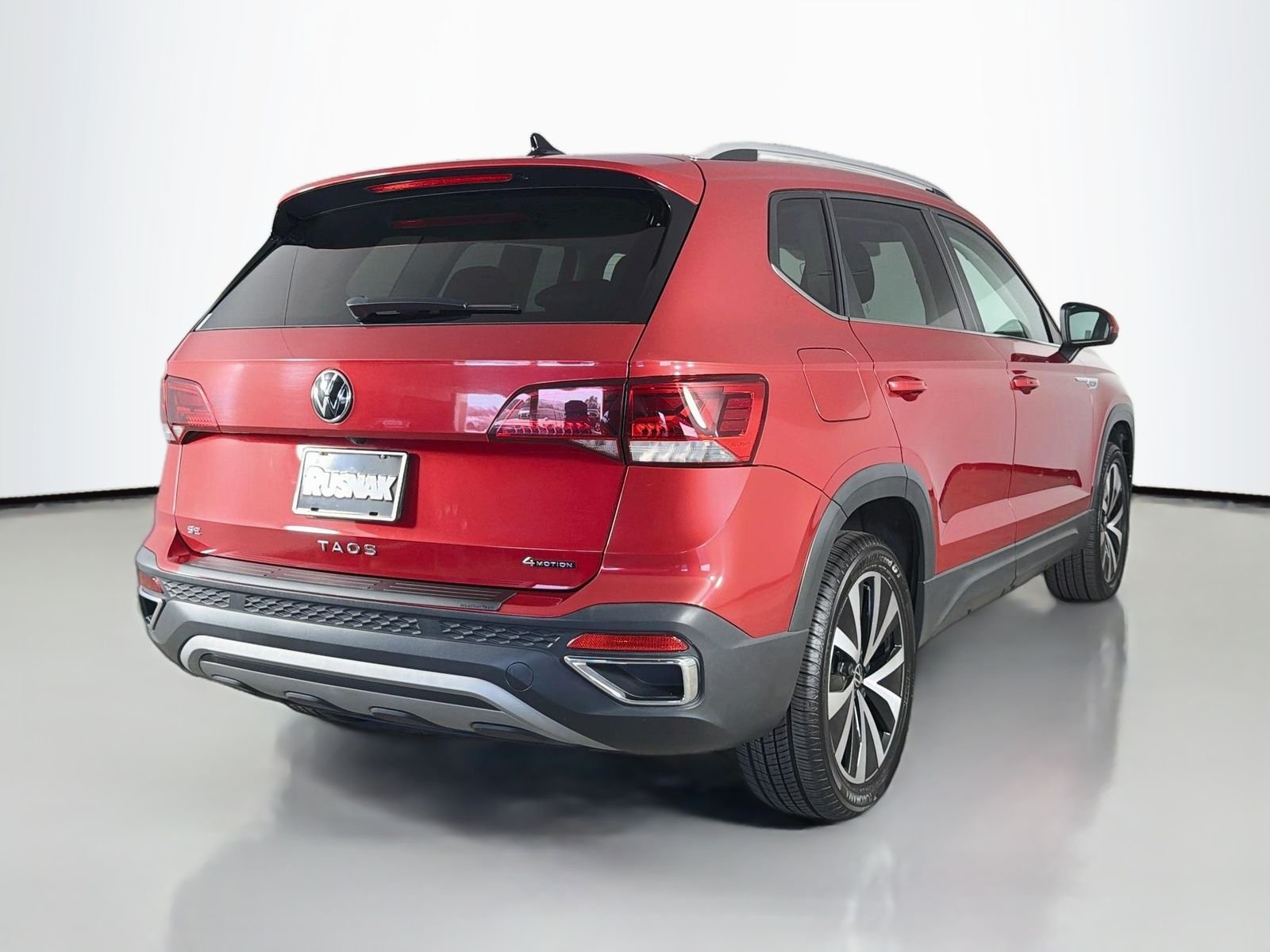 Used 2022 Kings Red Metallic Volkswagen 1.5T SE image 7