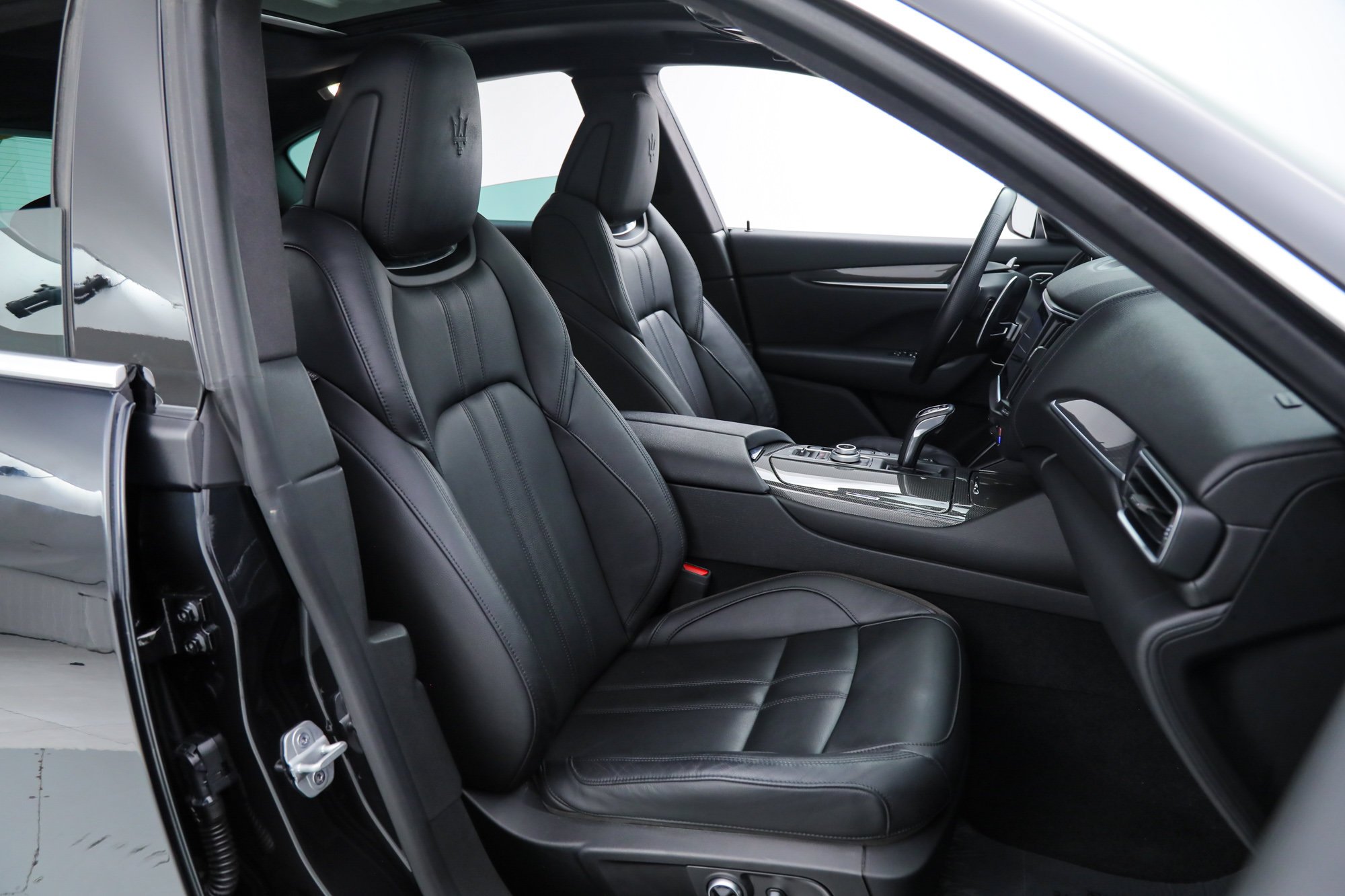 Used 2022 Black Maserati Modena S image 11