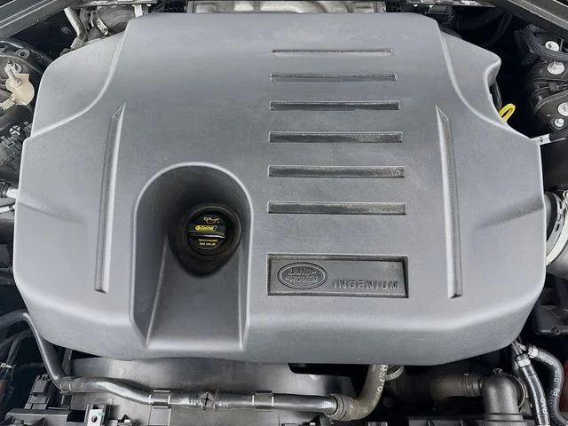 Used 2023 Black Land Rover X-Dynamic SE image 33