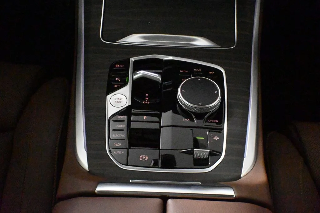 Used 2026 White BMW xDrive50e image 25