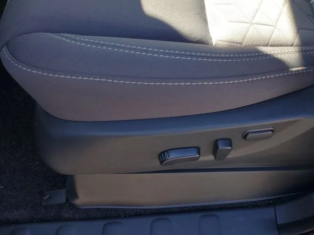 2026 Nissan Frontier SV - Photo 9