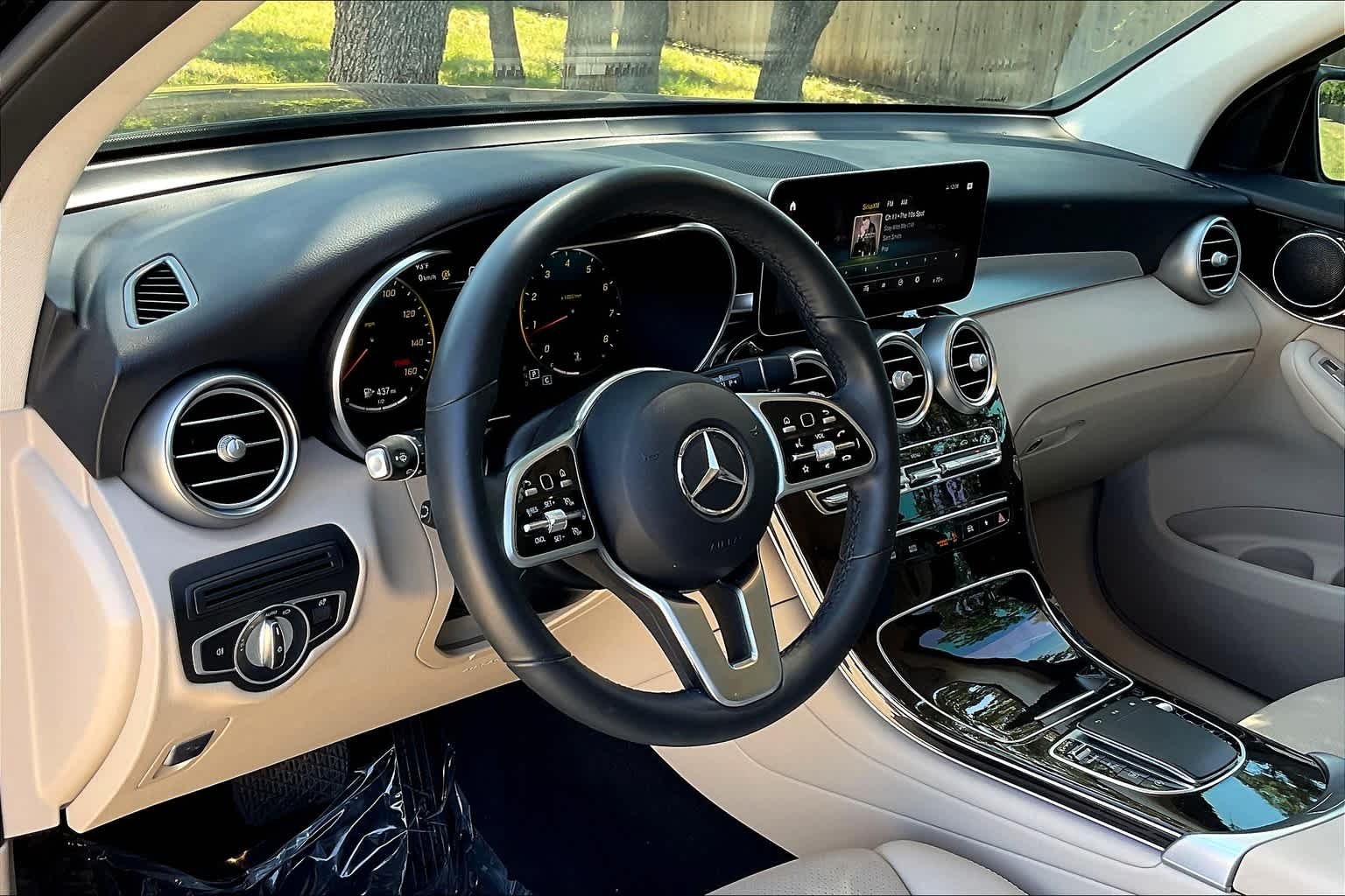 Certified Used 2022 Obsidian Black Metallic Mercedes-Benz GLC 300 image 18