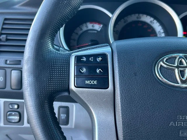 Used 2013 White Toyota Base image 35