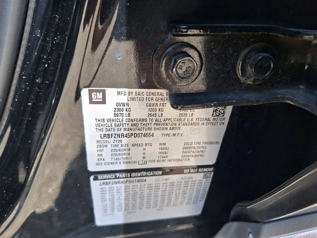 Used 2023 Black Buick Essence image 29