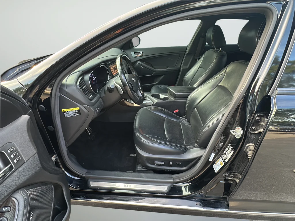 Used 2013 Black Kia SX image 10