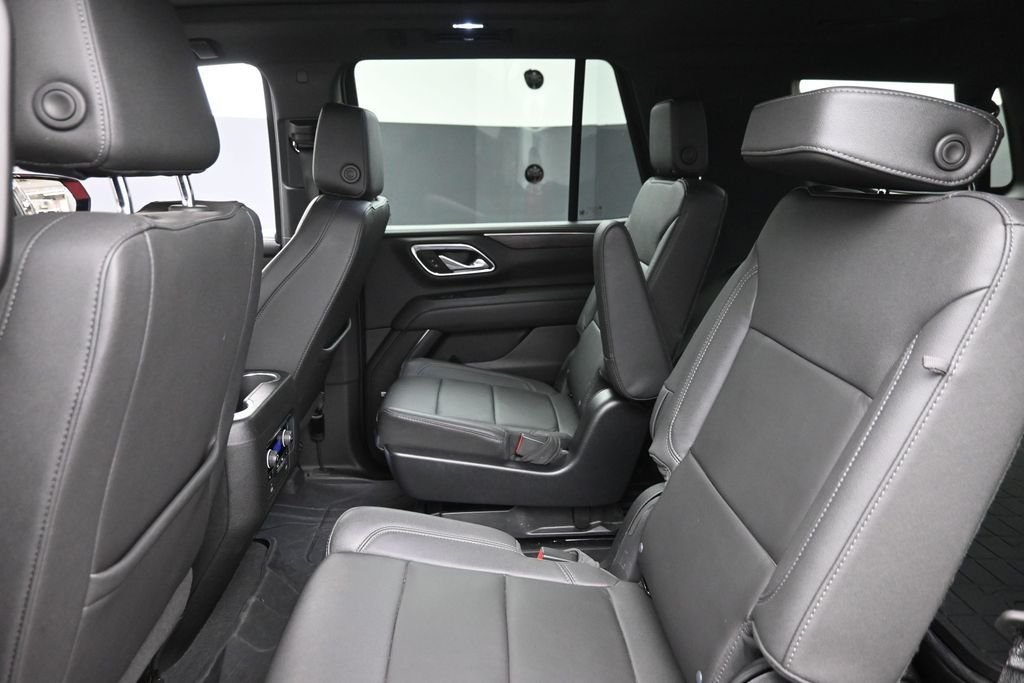 Used 2023 Red Chevrolet Z71 image 15