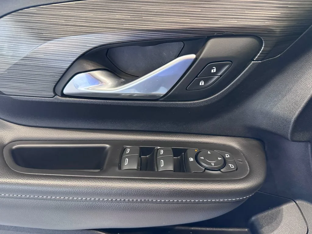 2023 GMC Terrain SLE - Photo 25