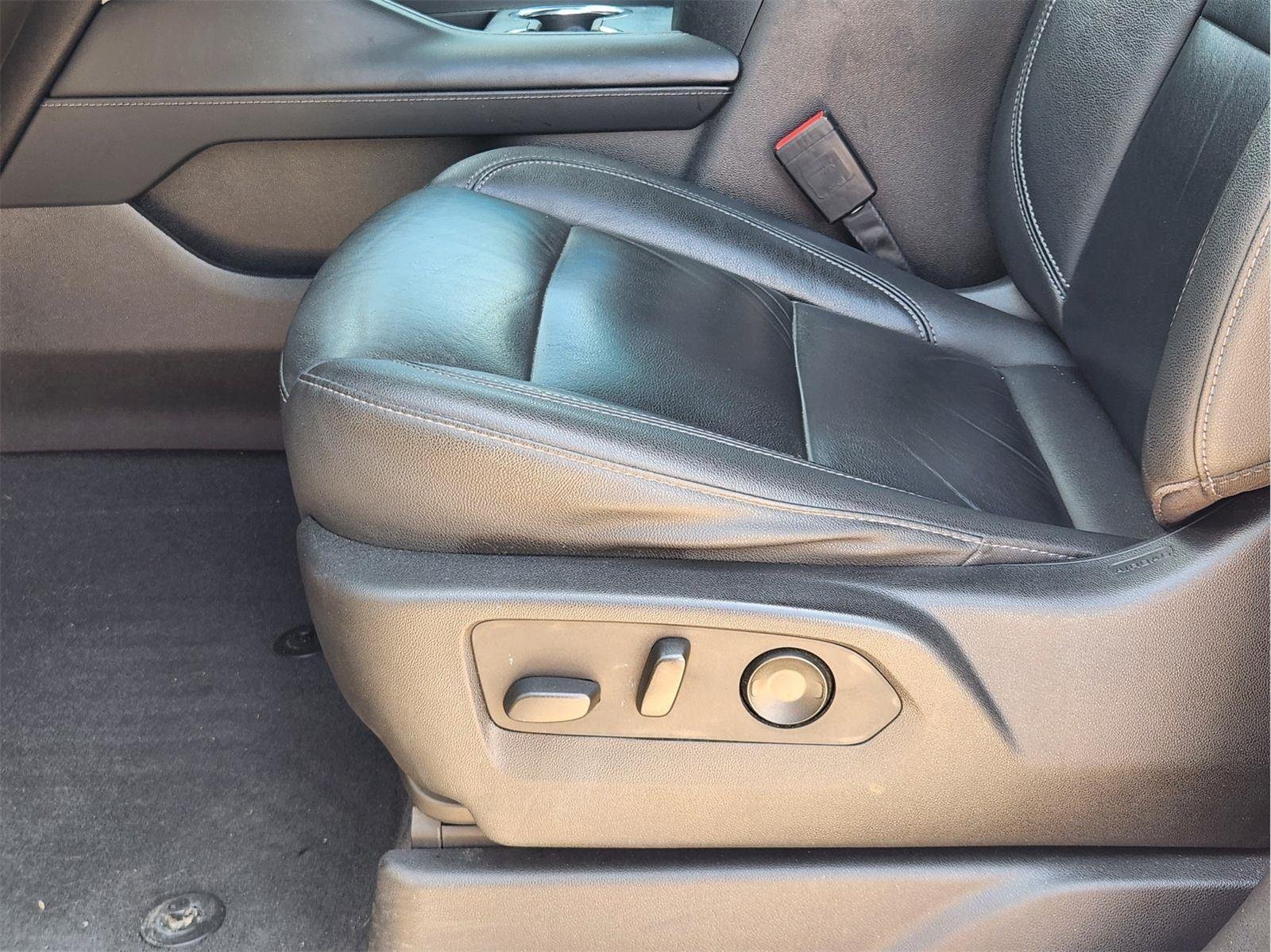 Used 2021 Summit White Chevrolet LT image 23