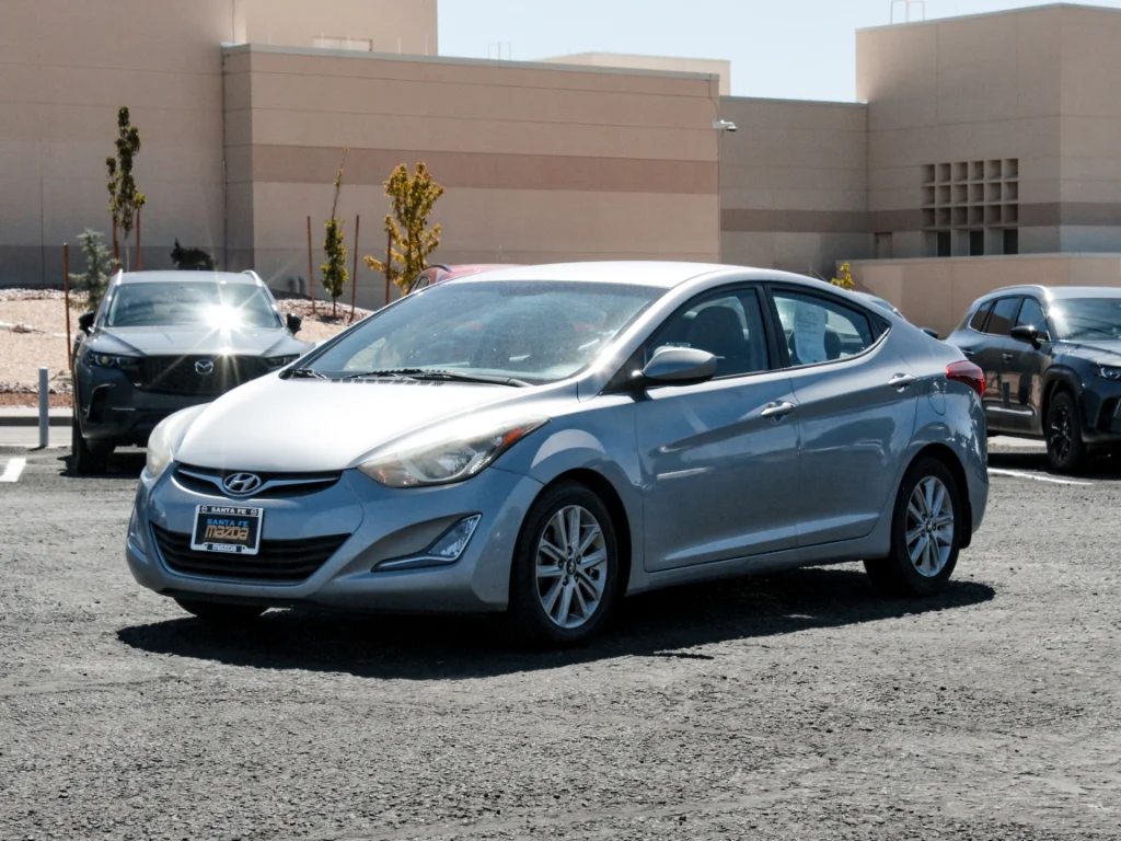 Used 2015 Shale Gray Metallic Hyundai SE image 1