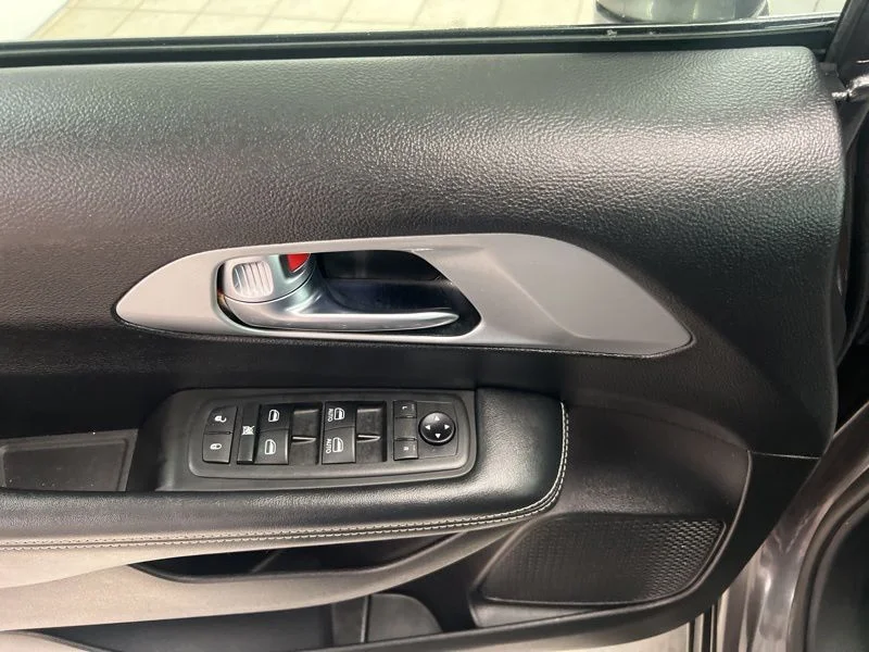 Used 2020 Gray Chrysler Touring L image 20