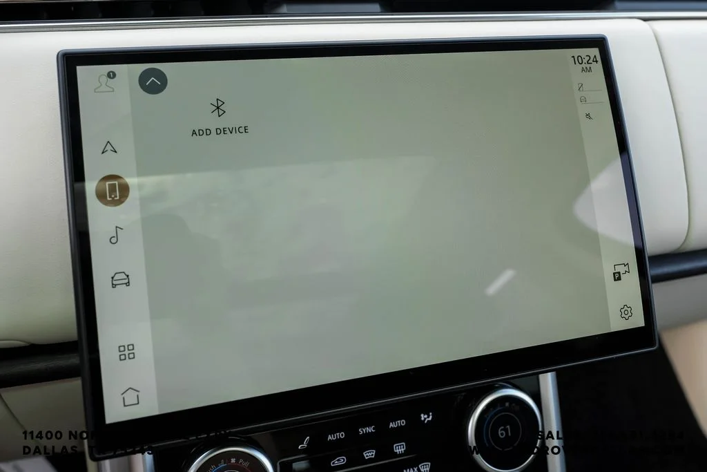 Used 2023 Silver Land Rover SE image 29