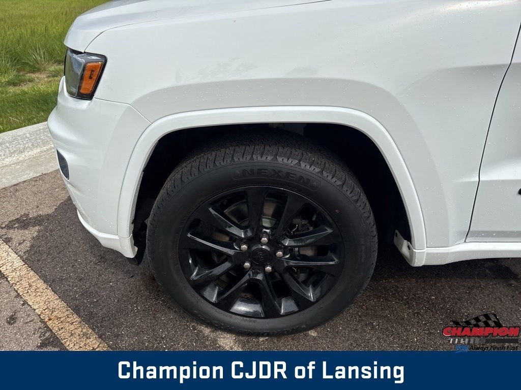 Used 2022 White Jeep Laredo X image 34