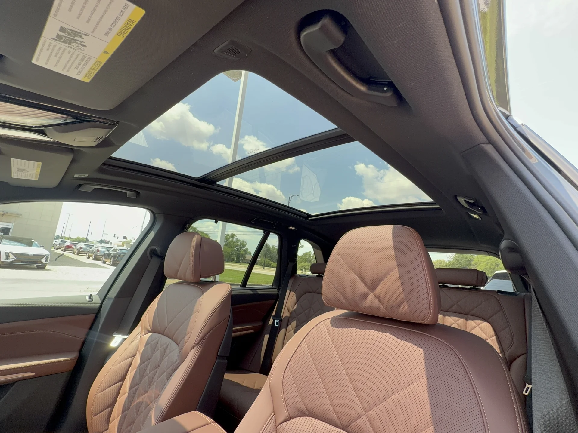 New 2026 Dravit Grey Metallic BMW xDrive50e image 24