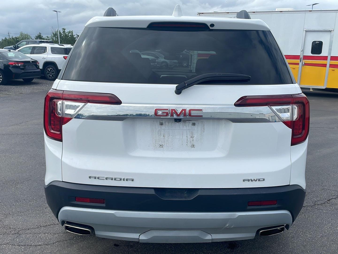 Used 2023 Summit White GMC SLE image 10