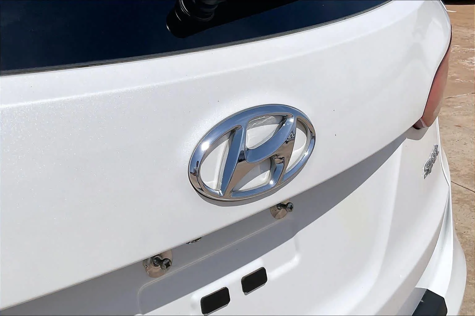 Used 2017 Frost White Pearl Hyundai 2.4L image 29