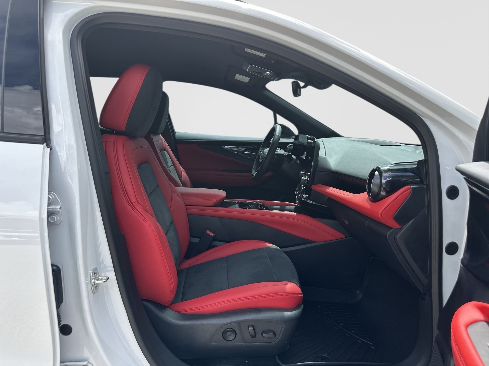 2024 Chevrolet Blazer EV RS - Photo 26