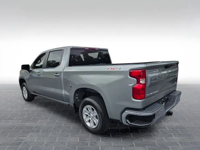 Used 2025 Gray Chevrolet LT image 5