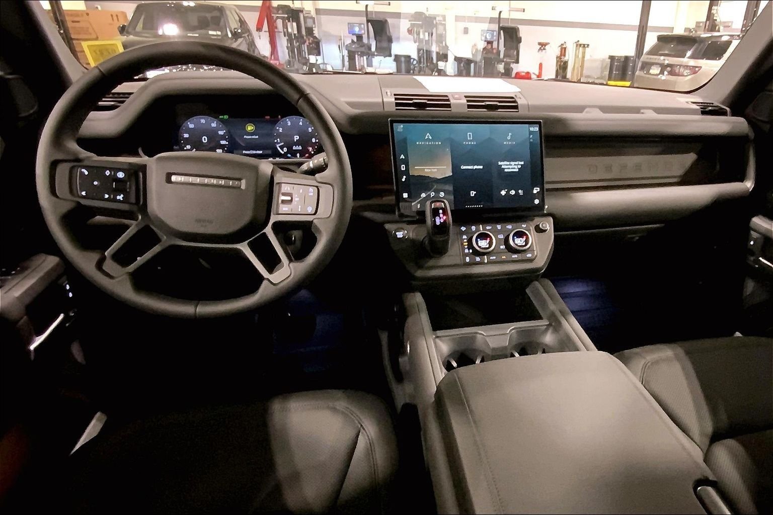 New 2026 Woolstone Green Land Rover X-Dynamic SE image 5