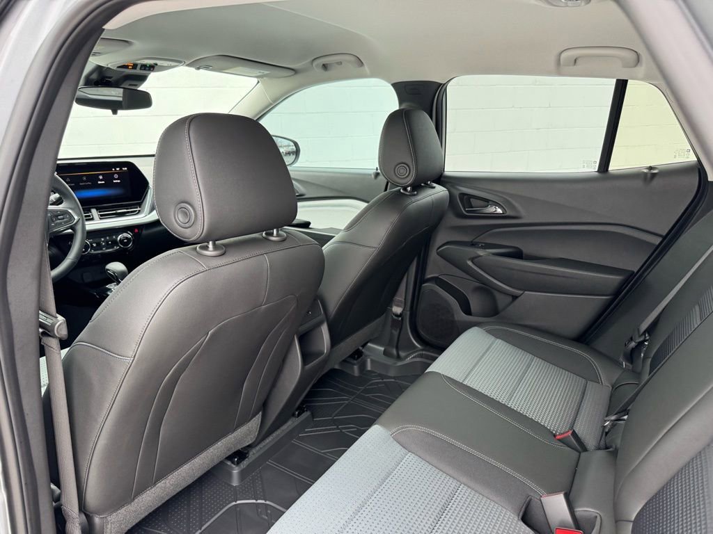 2025 Chevrolet Trax LT - Photo 20