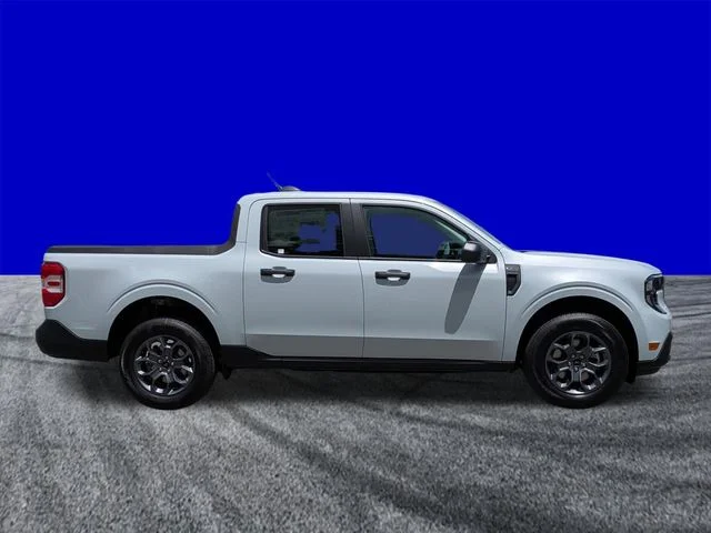 New 2026 Space White Metallic Ford XLT image 3
