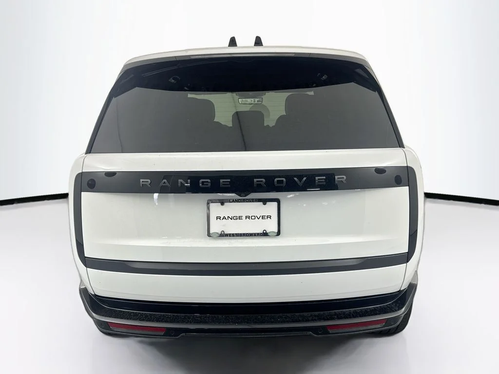 New 2026 Fuji White Land Rover SE image 6
