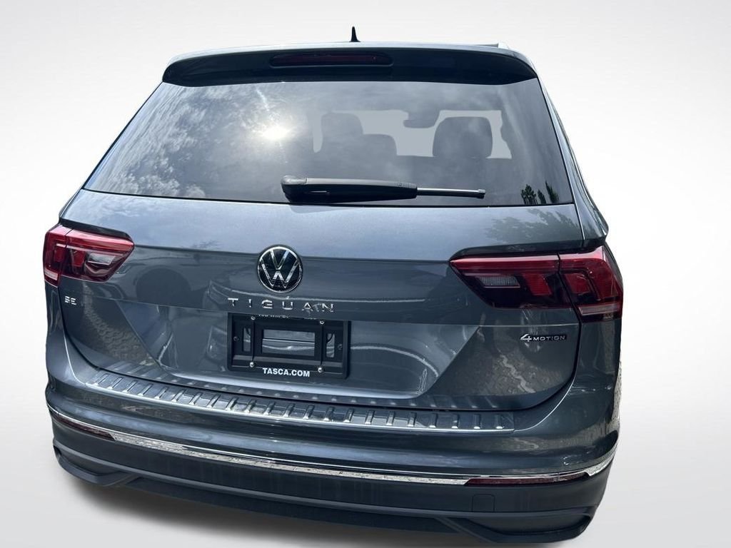 Used 2023 Gray Volkswagen 2.0T SE image 4